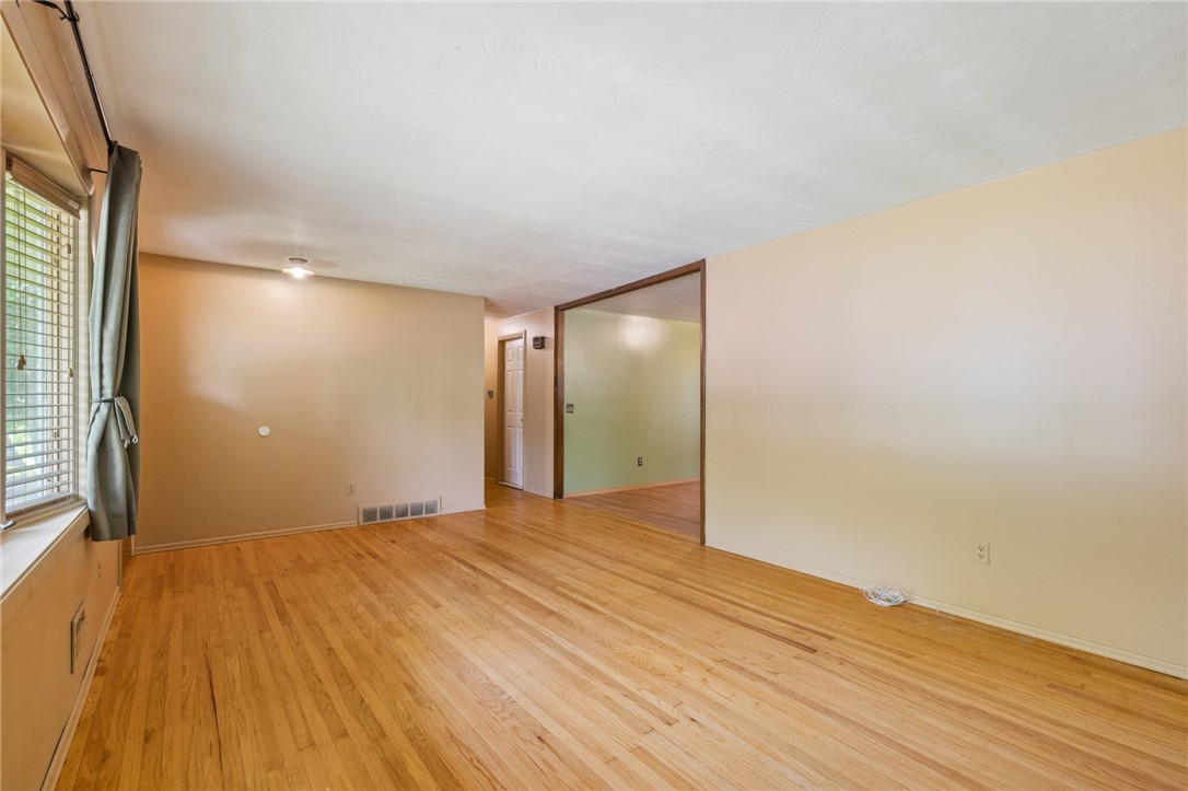 130 Quay Drive, Irondequoit, New York image 8