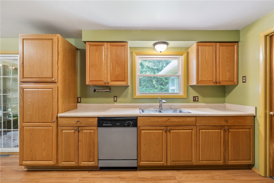 130 Quay Drive, Irondequoit, New York image 14