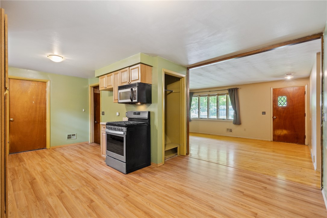130 Quay Drive, Irondequoit, New York image 10