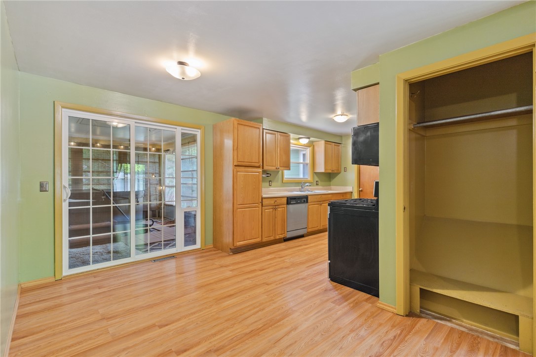 130 Quay Drive, Irondequoit, New York image 9