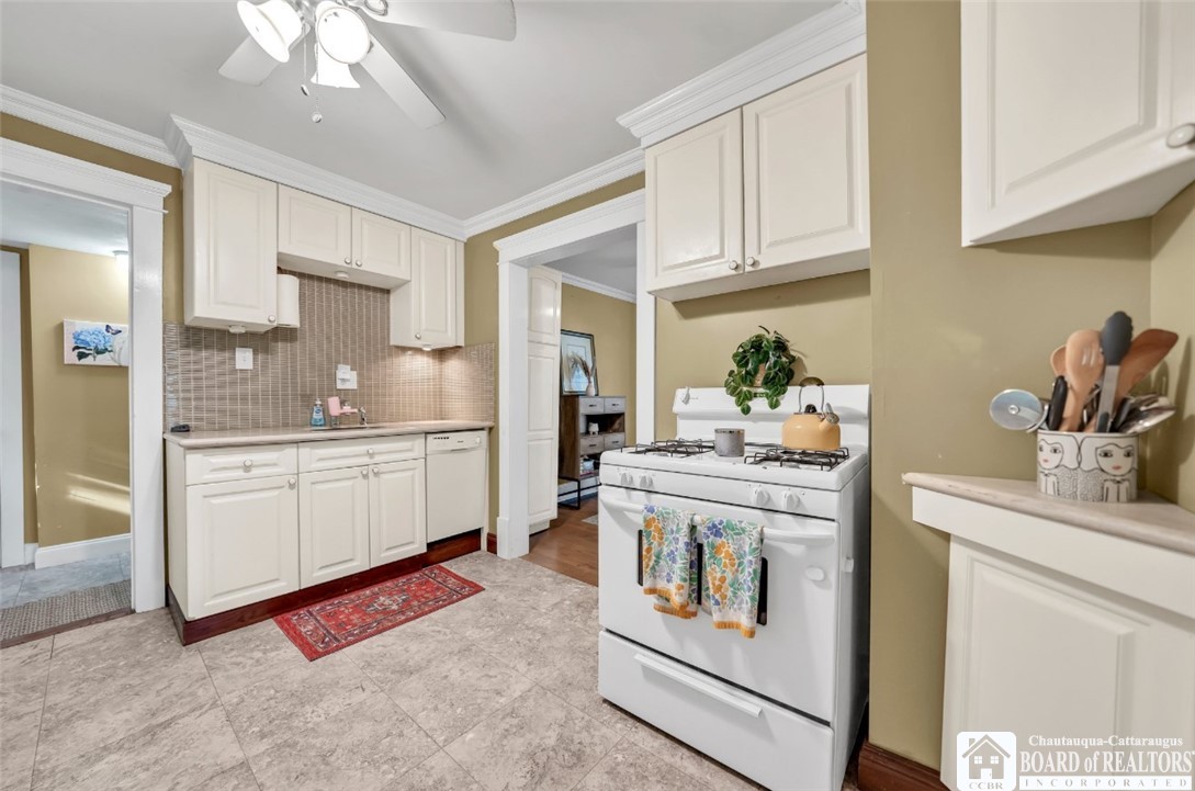 88 Summit Avenue, Orchard Park, New York image 12