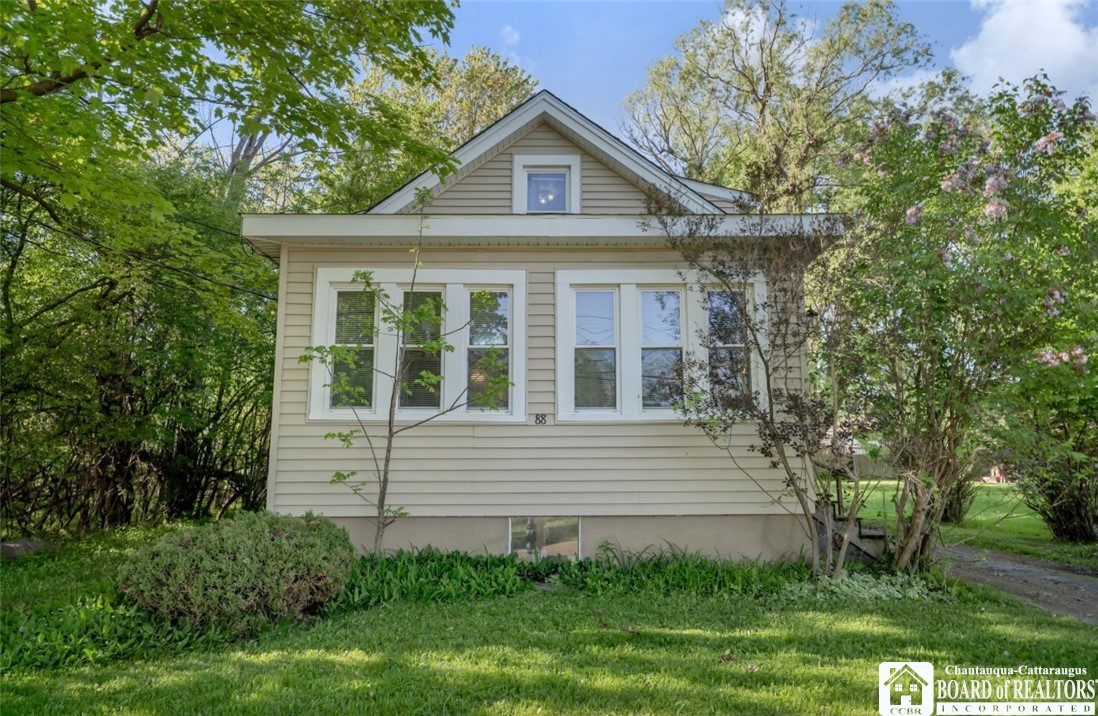 88 Summit Avenue, Orchard Park, New York image 1