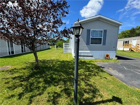 Mobile Home For Sale - 1021 Waterloo Geneva  #84 Road<br/> Seneca County, Waterloo, NY 13165