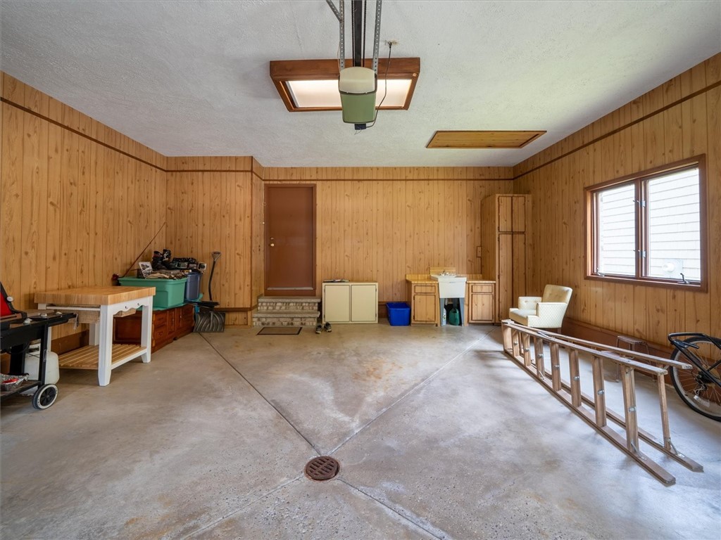 48 W Amy Lane, Greece, New York image 36