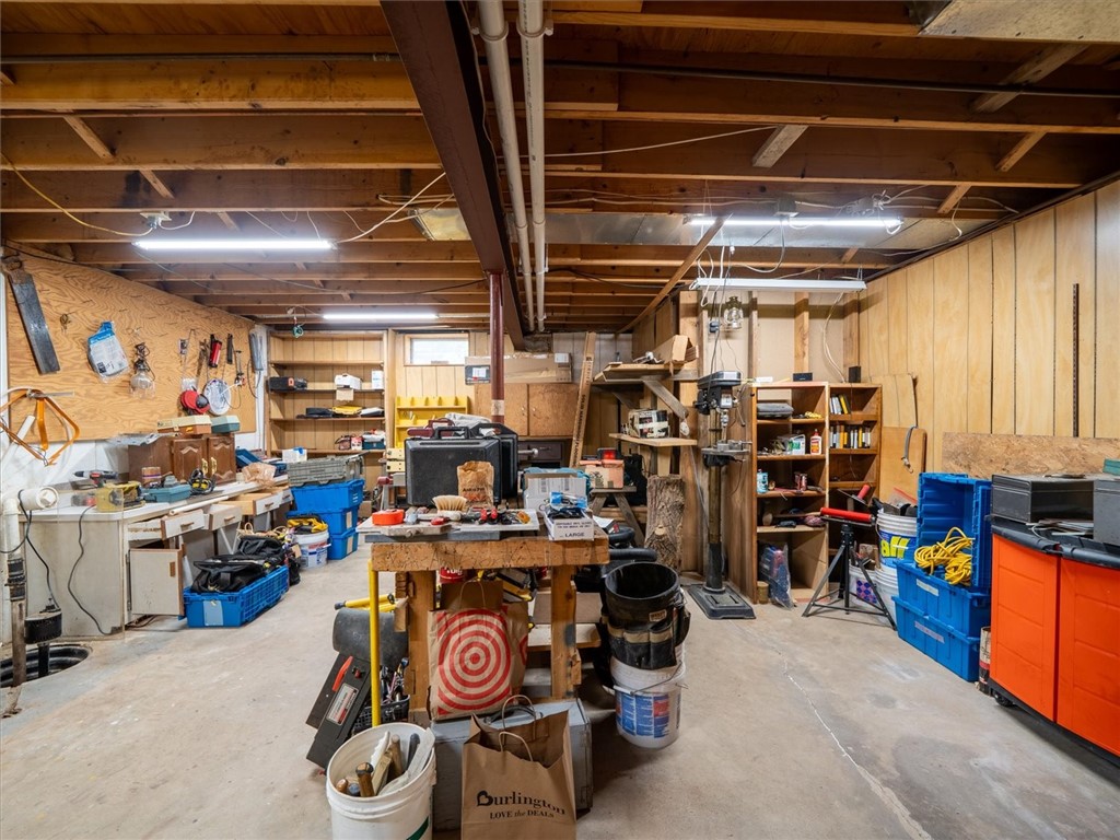 48 W Amy Lane, Greece, New York image 35