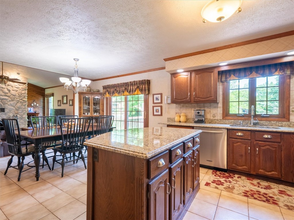 48 W Amy Lane, Greece, New York image 15