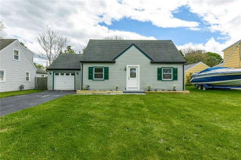 Homes For Sale - 40 Mac Arthur Road<br/> Greece, NY 14615