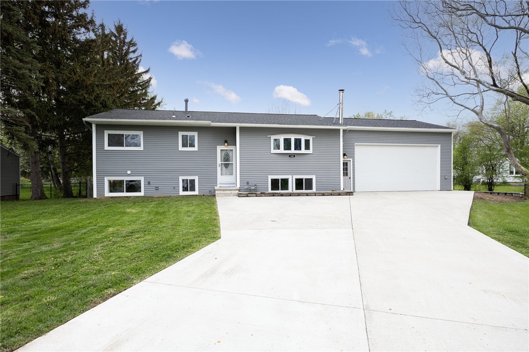 152 Colonnade Drive, Henrietta, New York image 1
