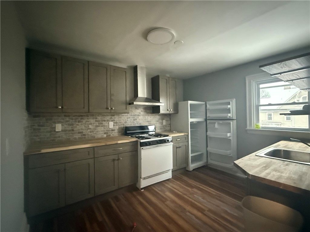 Photo of 1042 Monroe Avenue, Rochester, NY 14620 (MLS # R1657303)