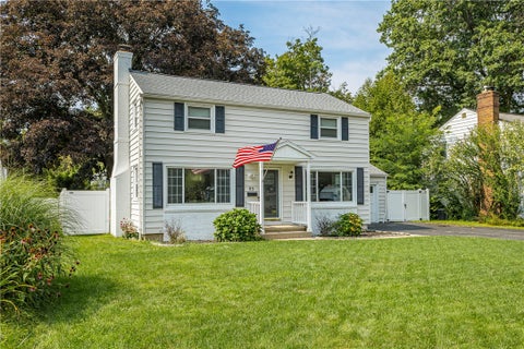 Homes For Sale - 85 Keswick Road<br/> Irondequoit, NY 14609