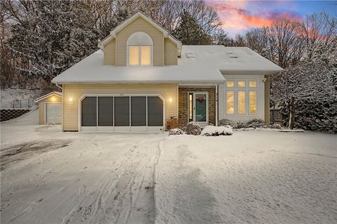 Photo of 310 Willow Creek Lane, Irondequoit, NY 14622 (MLS # R1659179)