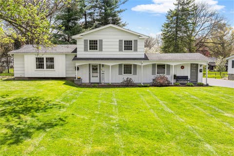 Homes For Sale - 142 Wedgewood Drive<br/> Monroe County, Penfield, NY 14526