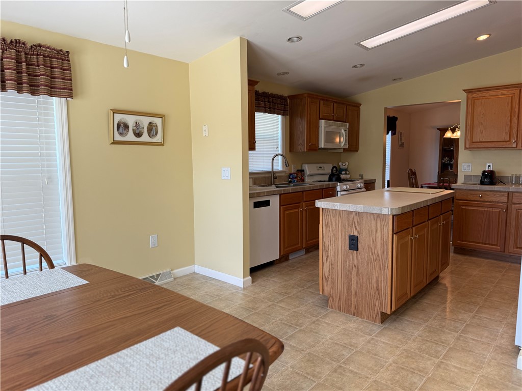 6317 Kims Drive Dr, Victor, New York image 14