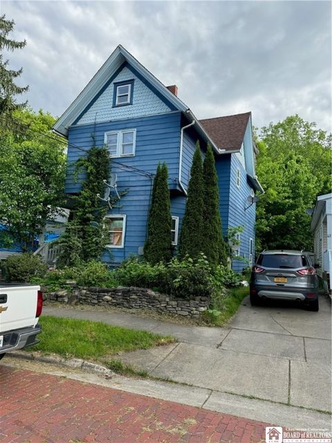 Multifamily For Sale - 609 E 8th Street<br/> Jamestown, NY 14701