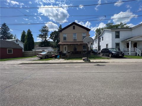 Photo of 20 Maple Street, Norwich, NY 13815 (MLS # R1639654)