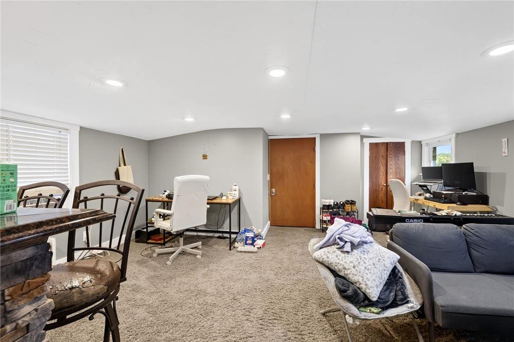 Photo of 260 Oxford Street #3, Rochester, NY 14607 (MLS # R1704610)