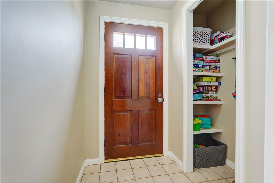 214 W Hickory Street