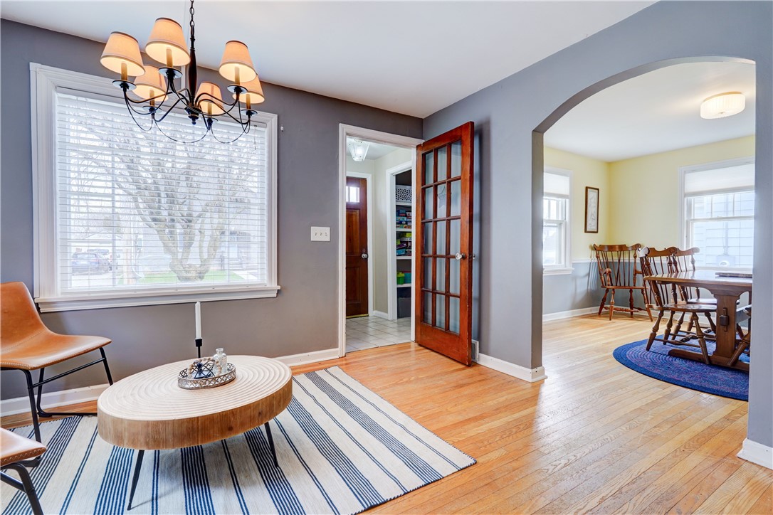 214 W Hickory Street