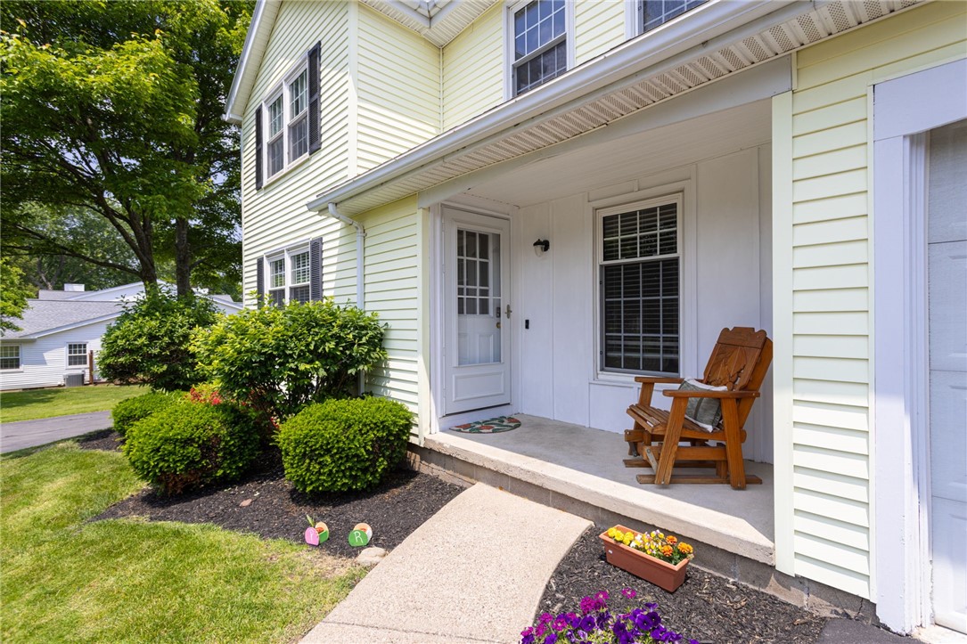29 Rockhurst Drive, Penfield, New York image 4