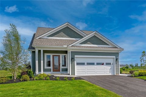 6103 Caleb Ct Court Farmington NY 14425