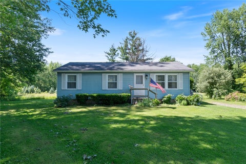 Homes For Sale - 4043 Lakes Corners Rose Valley Road<br/> Wayne County, Rose, NY 14433