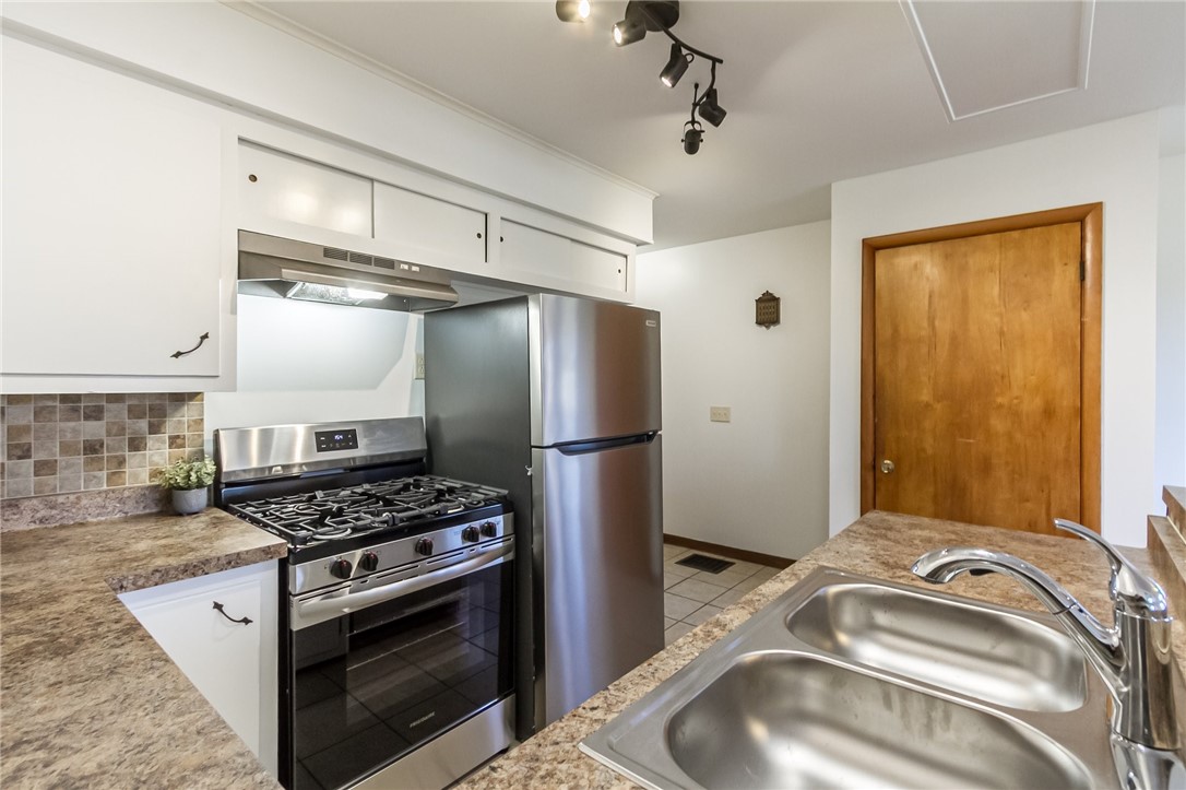 6813 Henkle Road, Lyons, New York image 10