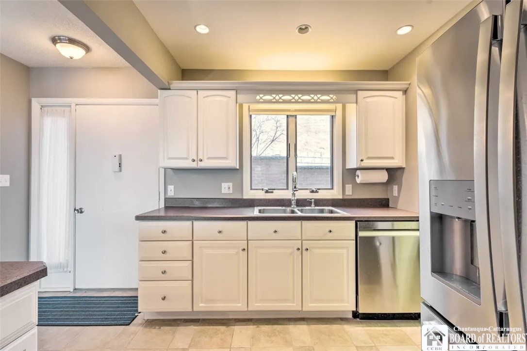 28 cayuga  l bld circle