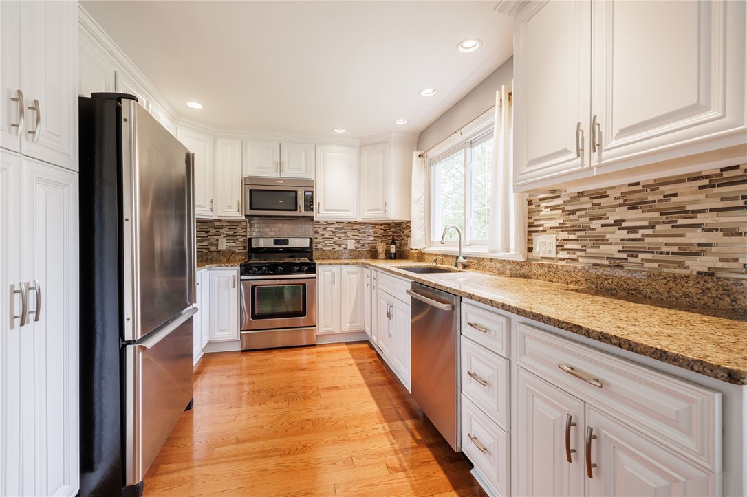 Search Properties 3 18 aspen drive
