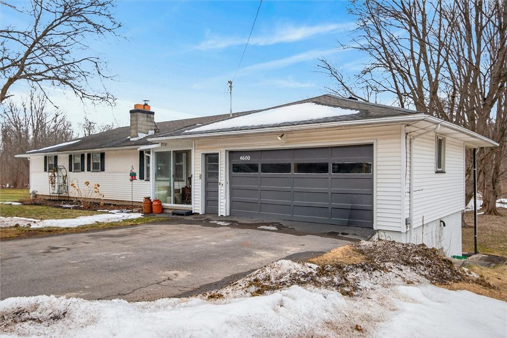 Photo of 4600 Ontario Center Rd, Walworth, NY 14568 (MLS # R1667272)