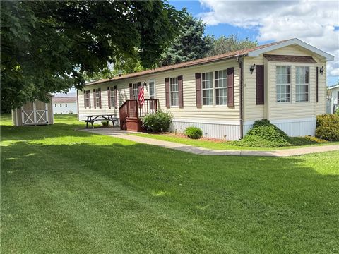 Mobile Home For Sale - 5 Arrowhead Drive<br/> Waterloo, NY 13165