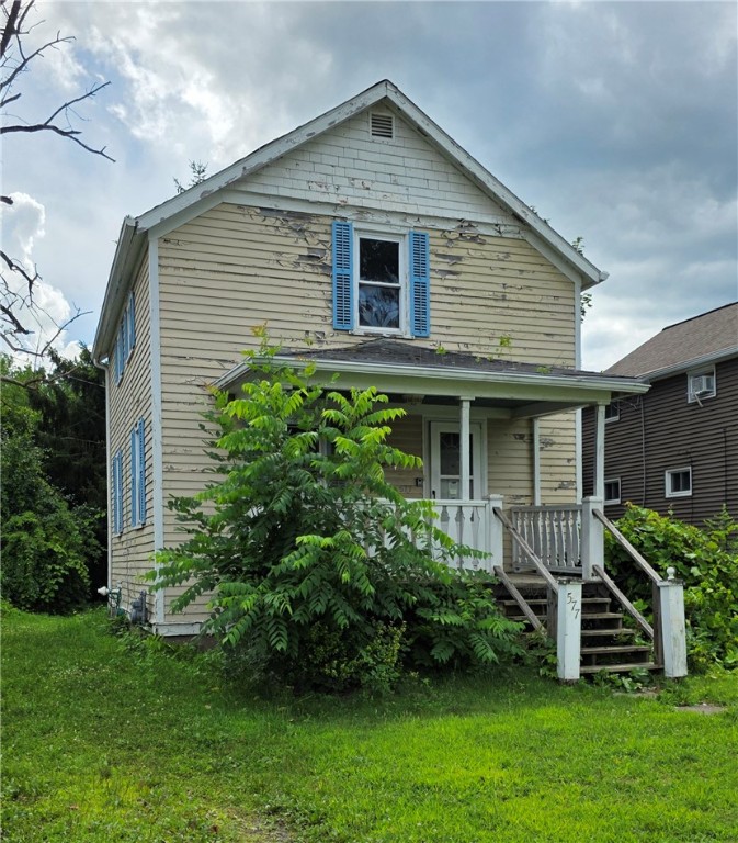 577 W High St