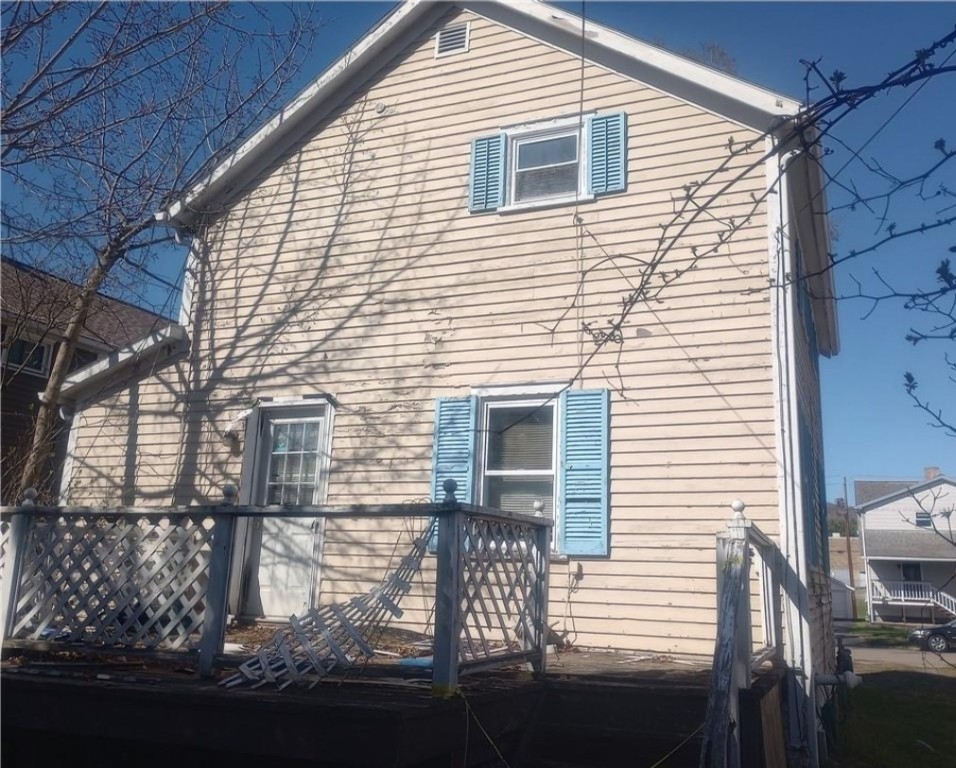 577 W High St