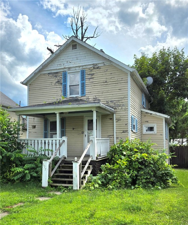 577 W High St