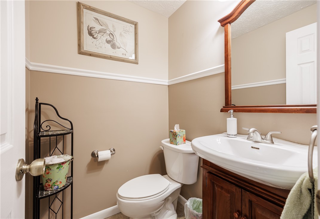 193 Carmel Court, Webster, New York image 17