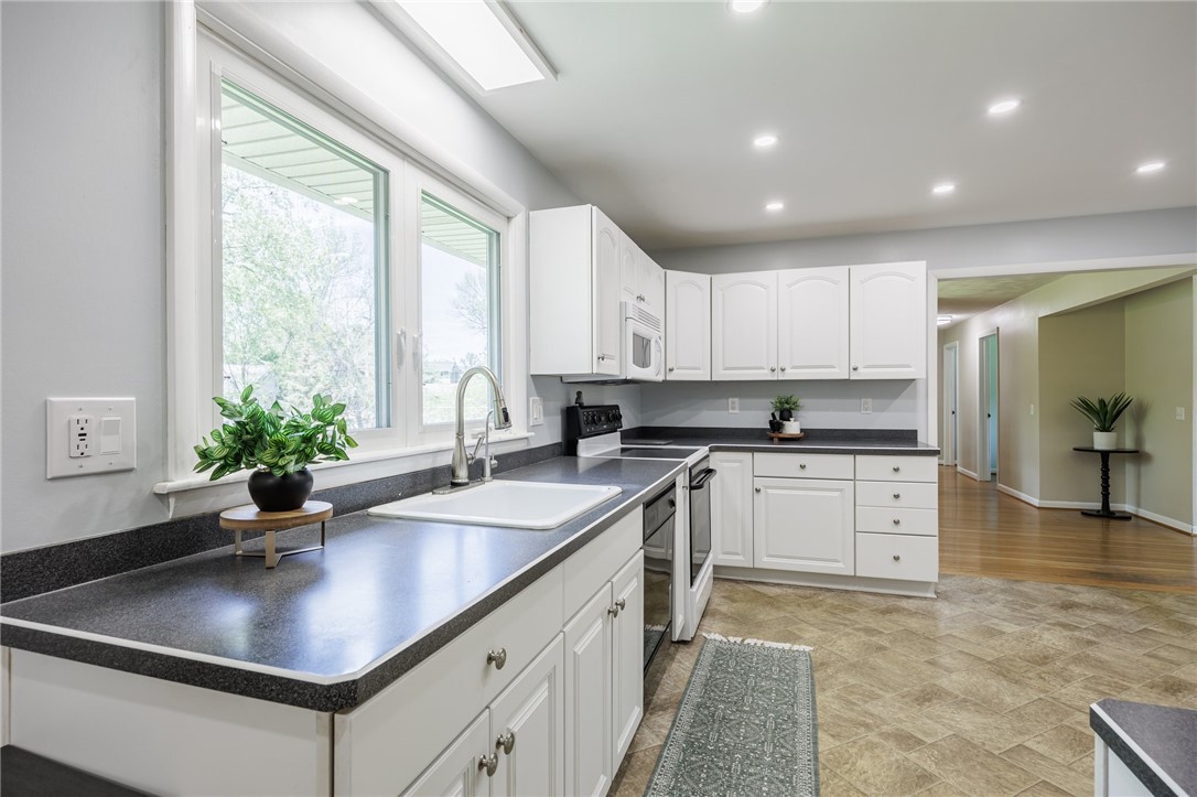 1039 Cherry Hill Lane, Webster, New York image 10