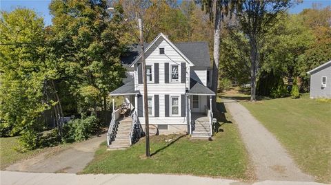 63 Geneva Street Bath NY 14810