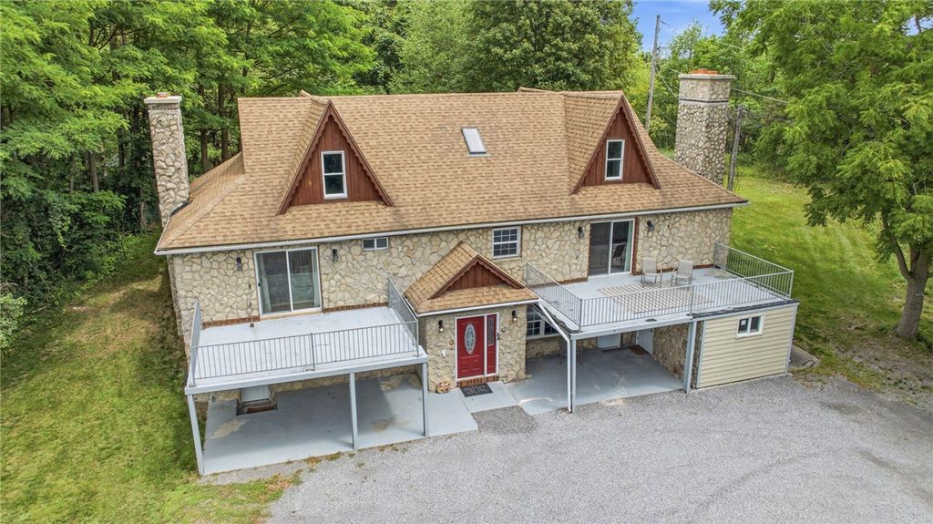 Photo of 7984 W Bergen Road, Leroy, NY 14482 (MLS # R1700107)