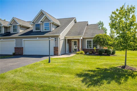 Townhouse For Sale - 26 Cloister Lane<br/> Penfield, NY 14580