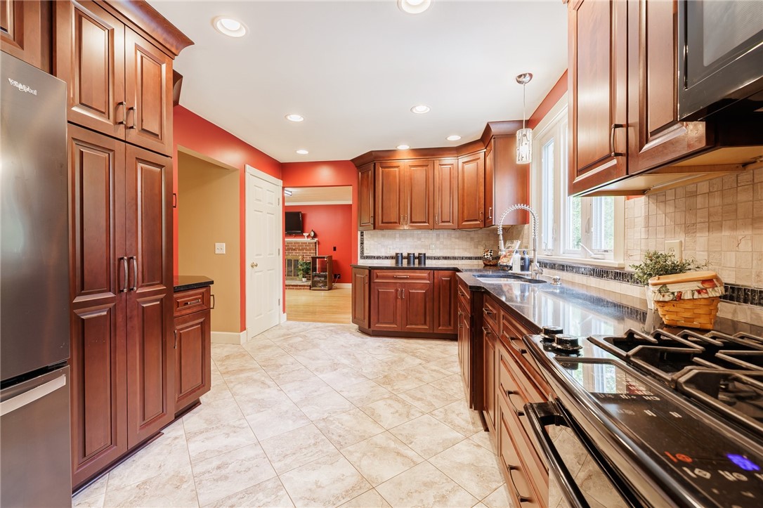 30 Kitty Hawk Drive, Pittsford, New York image 13