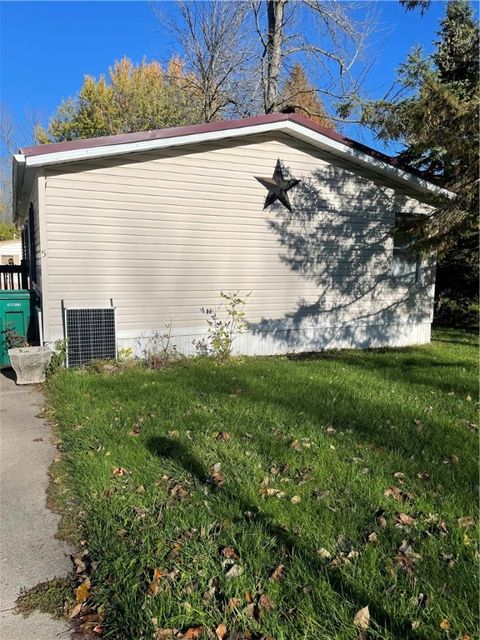 Photo of 5 Redwood Avenue, Gaines, NY 14411 (MLS # R1649296)