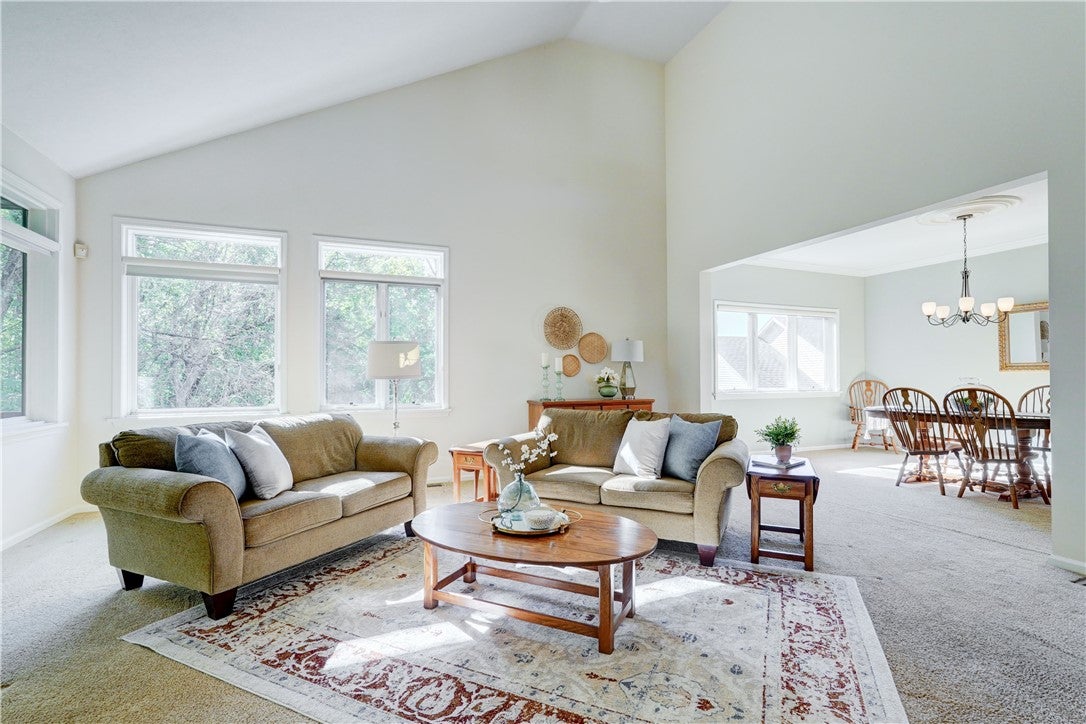 27 Spruce Ridge