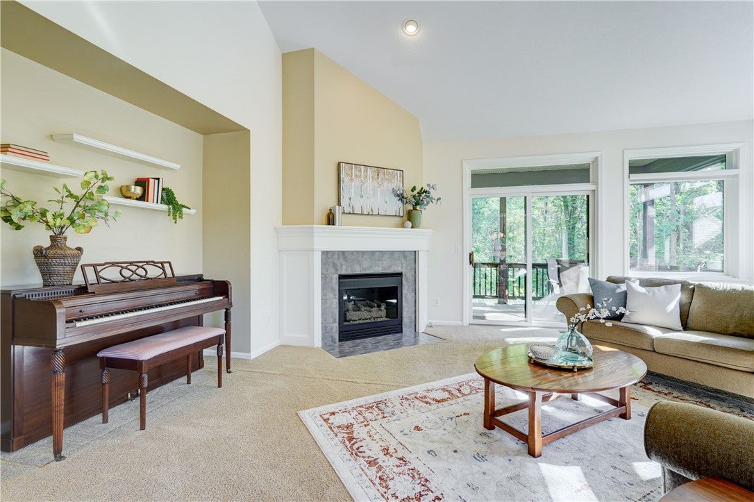 27 Spruce Ridge
