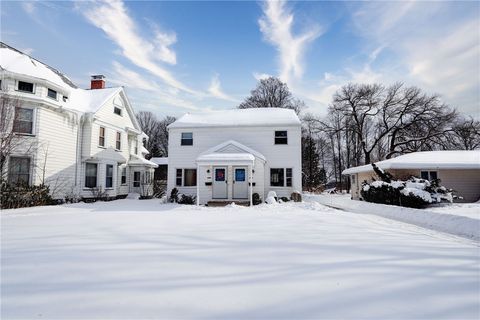 3482-3484 Lake Ave Rochester NY 14612