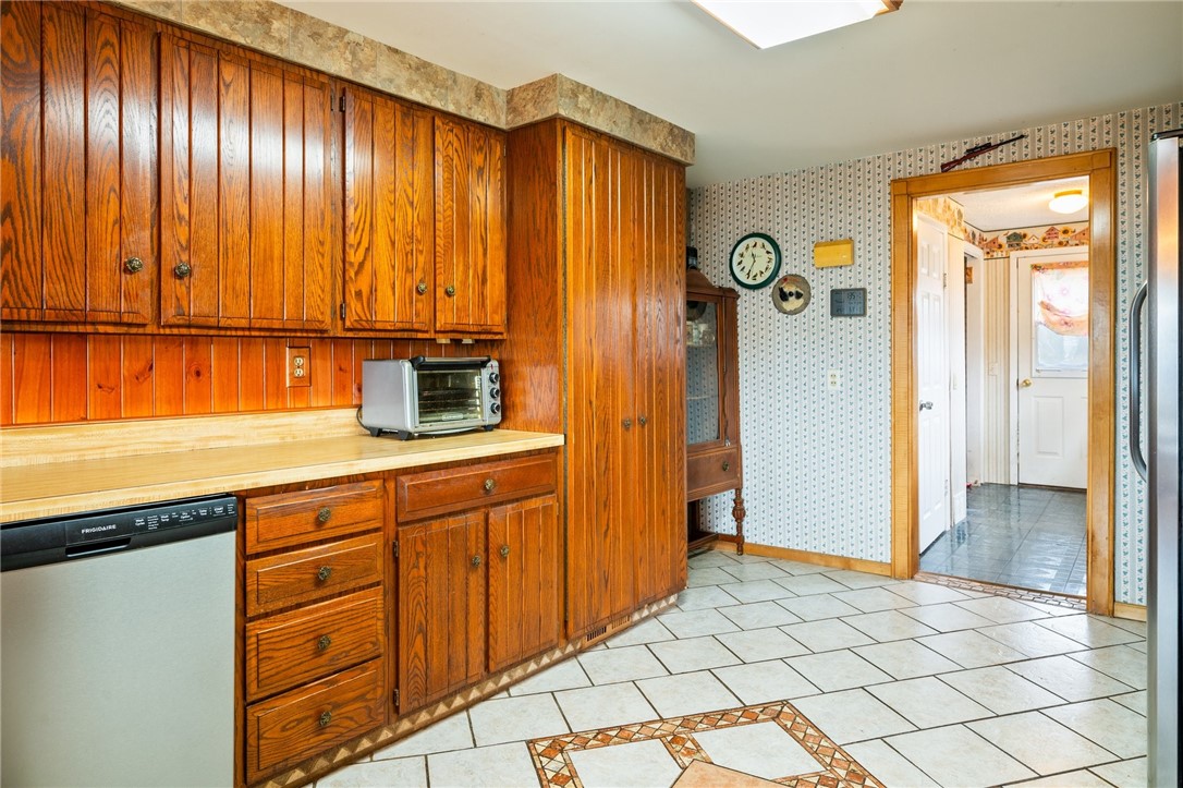 2300 Toll Road, Phelps, New York image 9