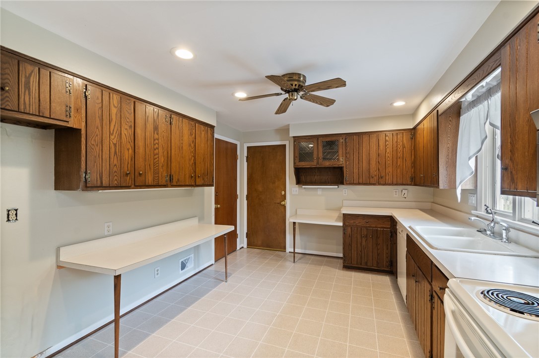 561 Whiting Road, Webster, New York image 8