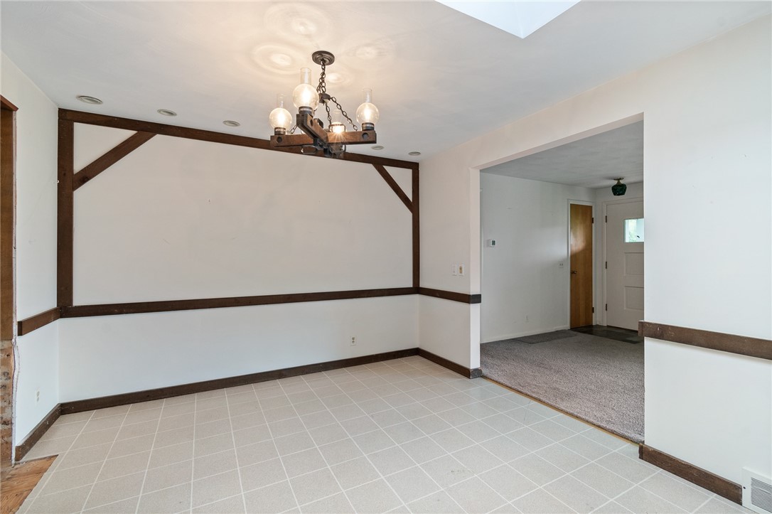 561 Whiting Road, Webster, New York image 15