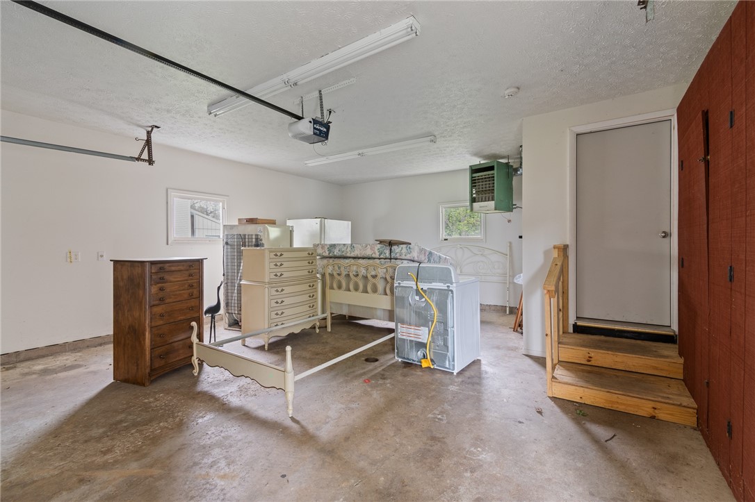 561 Whiting Road, Webster, New York image 22