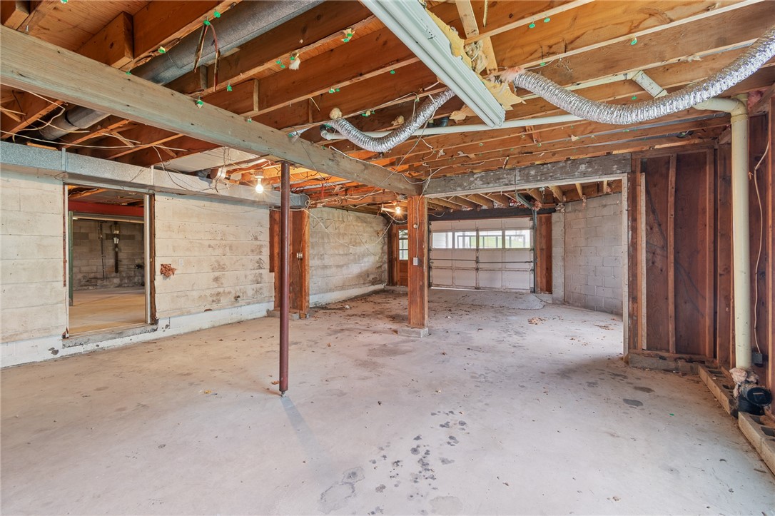 561 Whiting Road, Webster, New York image 38