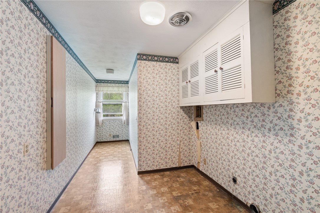 561 Whiting Road, Webster, New York image 21