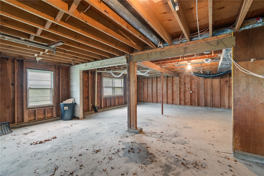 561 Whiting Road, Webster, New York image 36